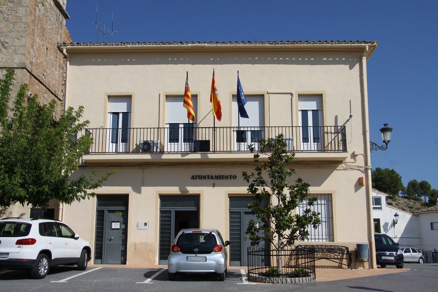 File:Teresa-de-cofrentes-ayuntamiento.jpg