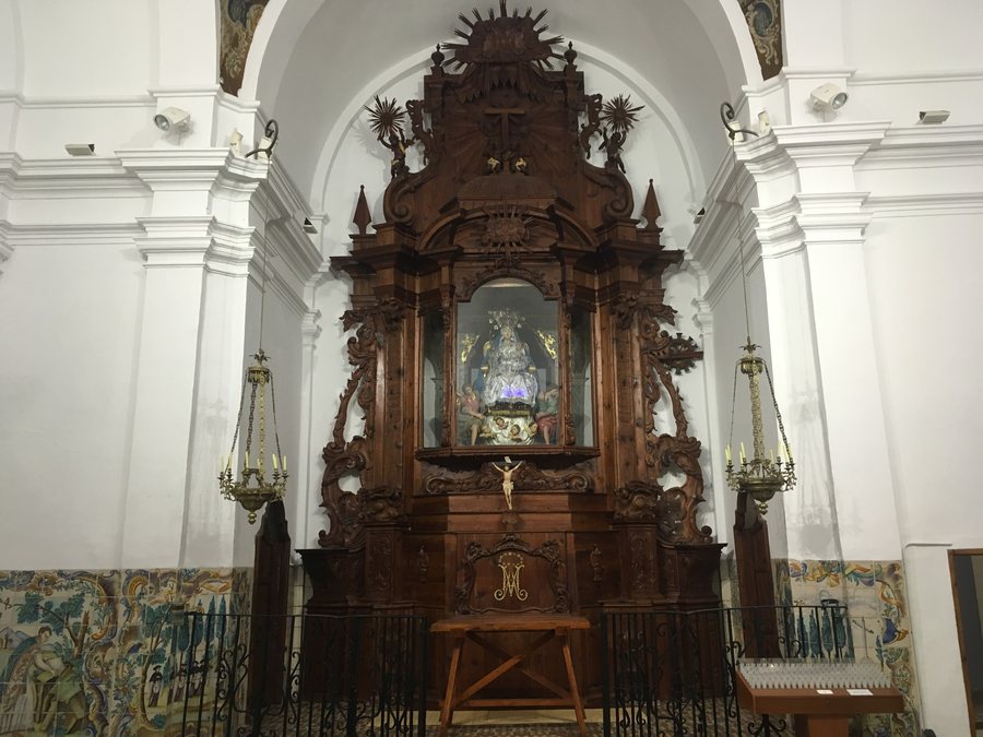 File:Ermita de Llutxent. Altar.jpg