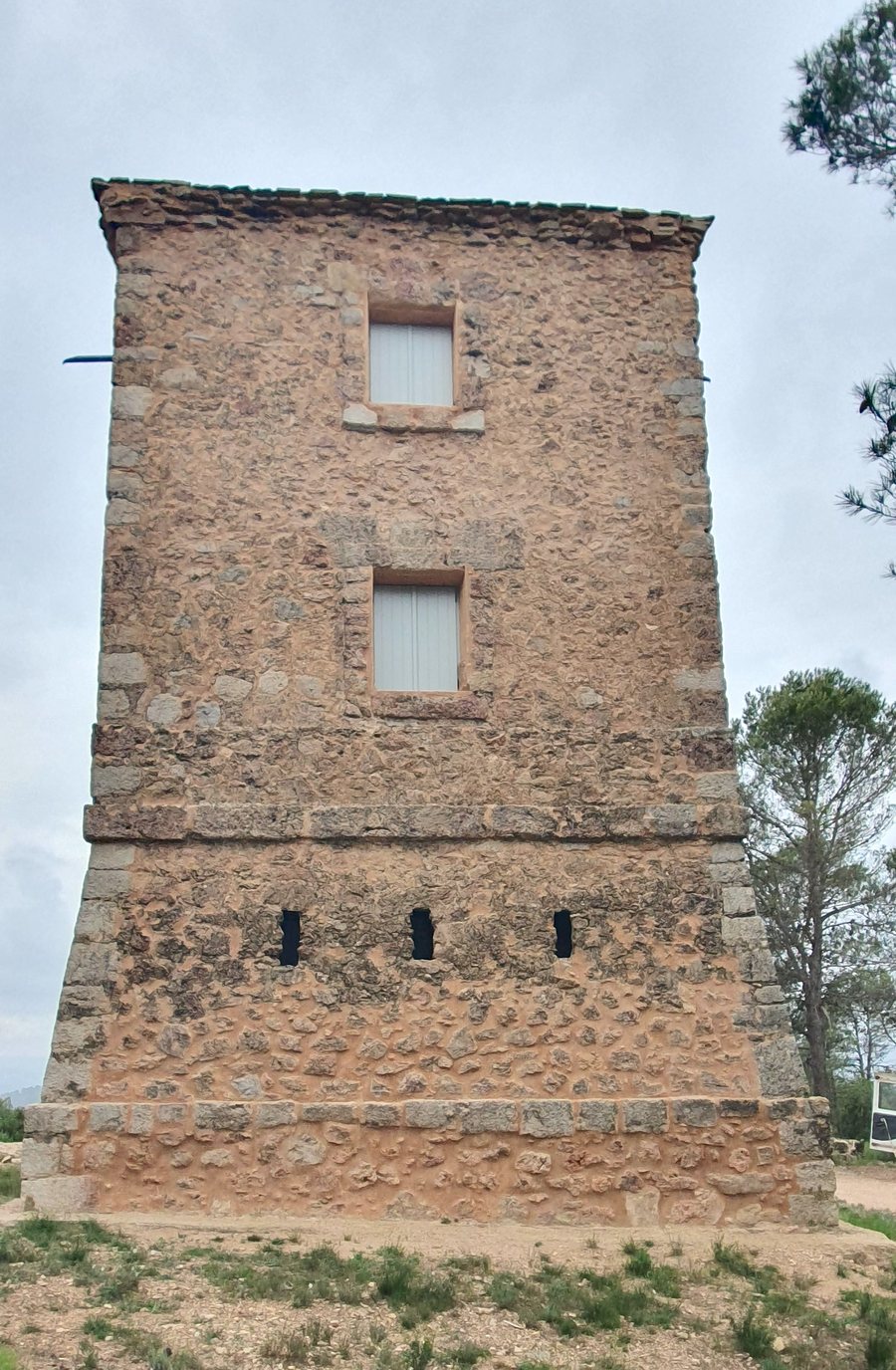 File:Torre telegrafo optico Villargordo del Cabriel may26-02N.jpg