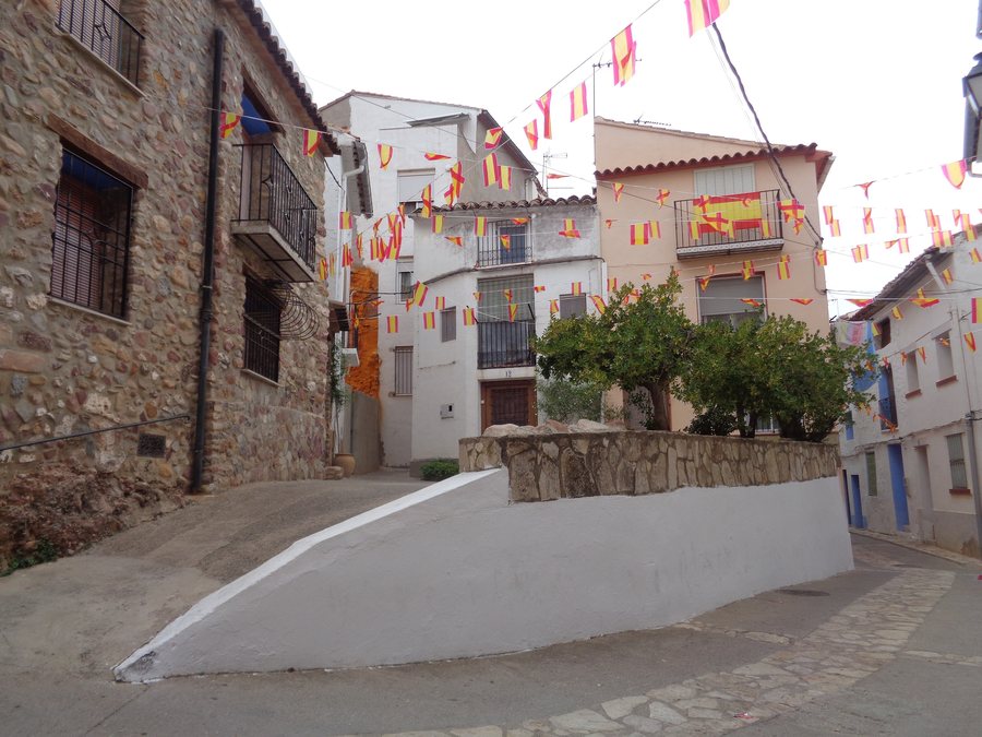 File:Montanejos. Calle Juan Rico.jpg