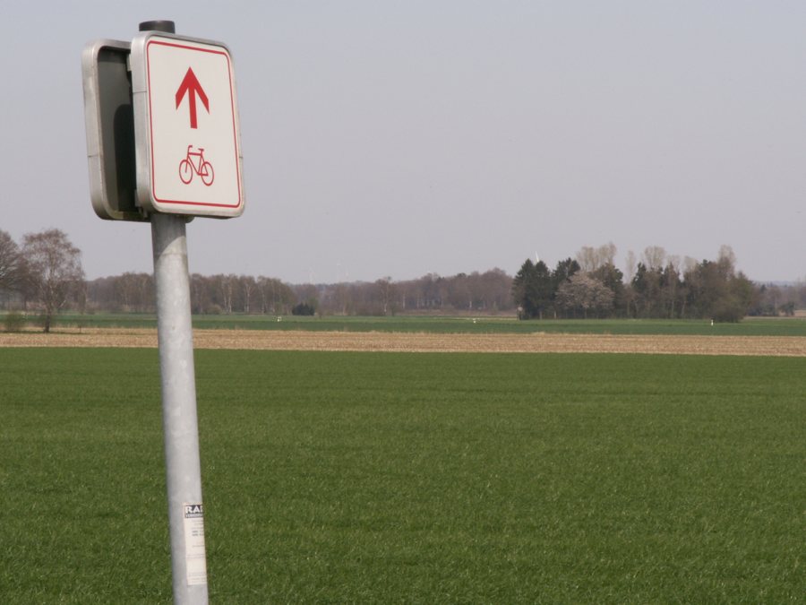 Symbolbild: Radweg im Münsterland, Deutschland