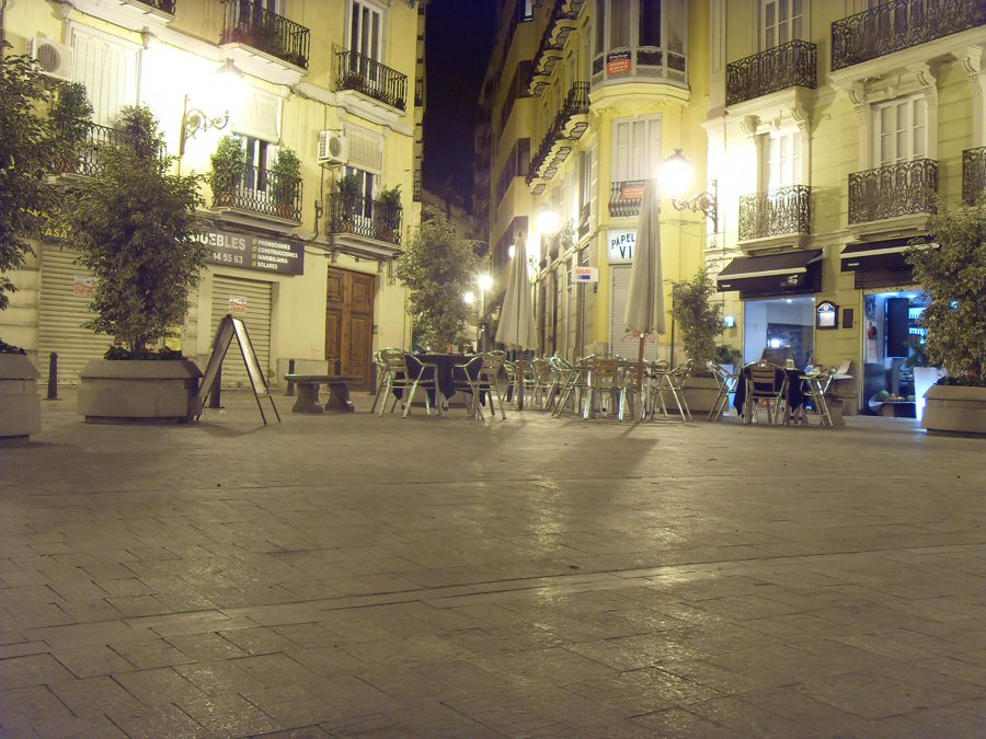 Abendstimmung auf einem Platz in València