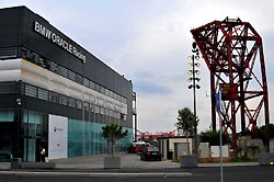 BMW Oracle Team im Hafen von Valencia